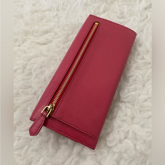 Authentic Prada Fuchsia Saffiano Leather Bow Continental Wallet - Picture 2 of 15